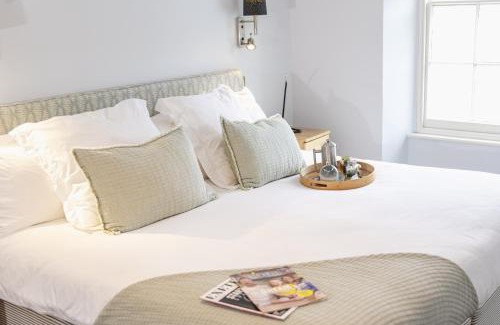 Topsham Hotel | Discover The Salutation Inn: Rated 9.1 with Family Amenities