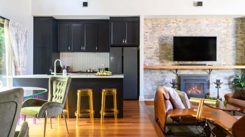 Daylesford House | Experience The Salvage Barn: Guest Rated 10/10 Stay