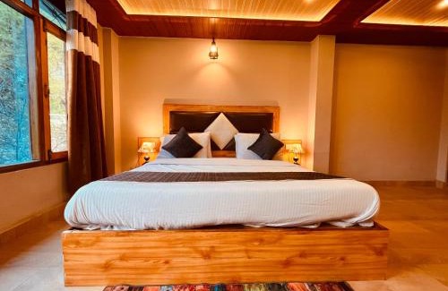 Vashist Hotel | Pet-Friendly Manali Mountain Grand Hotel with Scenic Views