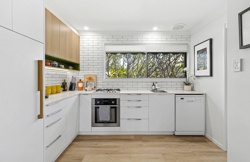 New Farm Apartment | Relax at The Sanctuary: 1Bed Oasis with Pool in Teneriffe
