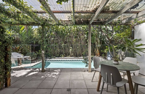 New Farm Apartment | Relax at The Sanctuary: 1Bed Oasis with Pool in Teneriffe