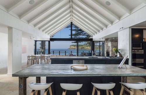 Avalon Beach House | Relax at The Sanctuary: Oceanfront Oasis with Pool & Breakfast