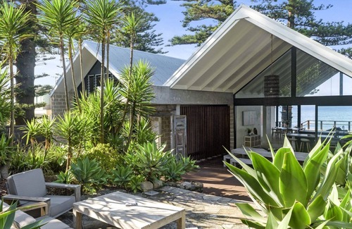 Avalon Beach House | Relax at The Sanctuary: Oceanfront Oasis with Pool & Breakfast