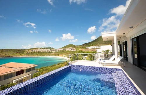 Indigo Bay Apartment | Experience The Sanctuary Oceanfront: Relaxation Awaits