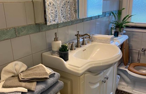 Flat Rock Bed & Breakfast | Experience The Sanctuary On Huron River: 10/10 Rated Getaway
