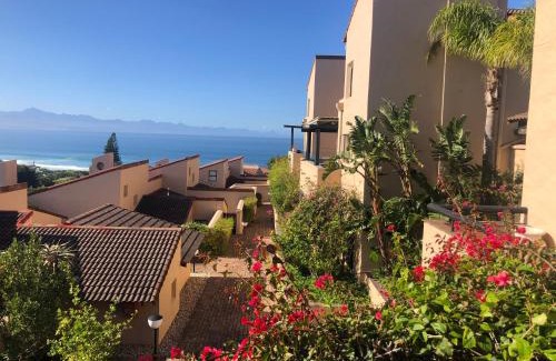 Robberg Beach Villa | Oceanfront Sanctuary Penthouse: Guest Rated 10/10 Stay