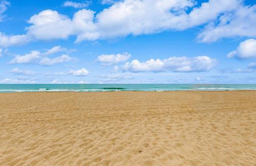 Sandbridge Apartment | The Sanctuary- The Regal Retreat- A322