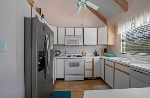 North Litchfield Beach House | Unforgettable Stays at The Sand Trap with Oceanfront Views