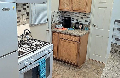 Belmont Shore Apartment | Mermaid Hideaway: Pet-Friendly Oasis Steps from the Beach