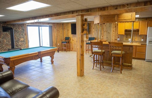 Whitetail House | Discover Lake Mac's Sandhills Oasis: Pool & Oceanfront Views