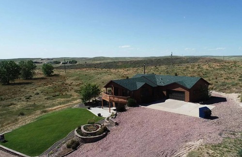 Whitetail House | Discover Lake Mac's Sandhills Oasis: Pool & Oceanfront Views