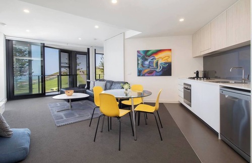 Newcastle Apartment | Discover The Sandpiper: Beachfront Oasis with Ocean Views