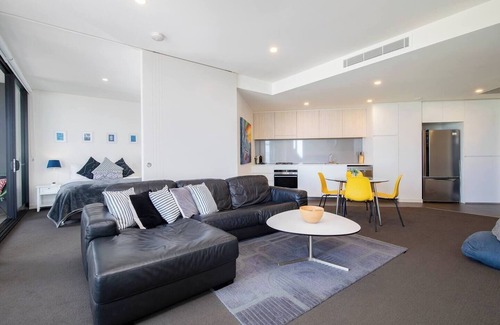 Newcastle Apartment | Discover The Sandpiper: Beachfront Oasis with Ocean Views