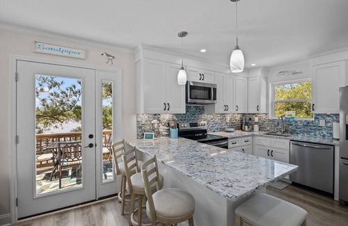 New Bern Condo | Experience Relaxation at The Sandpiper with Pool & Spa