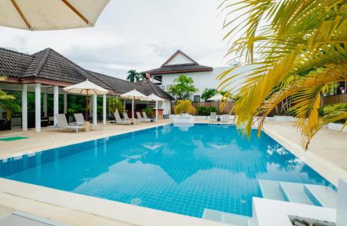 Nai Harn Apartment | Explore The Sands: 2 Bedroom Apartment Near Naiharn Beach