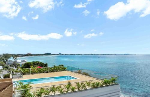 Seven Mile Beach Apartment | The Sands 5 - Last-Minute Deal Available on This Luxury Oceanfront Condo
