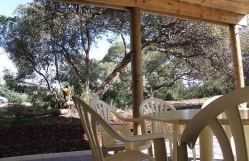 Warrenben House | Las Arenas: Ideal Retreat for Families & Friends by the Sea