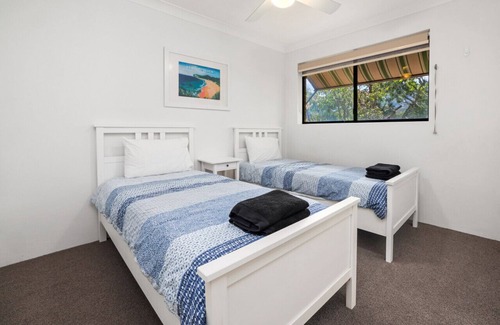 Newport Apartment | The Sands - Steps to the Beach