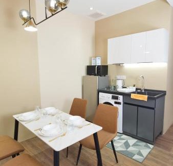 Taman Bukit Pantai Apartment | Stylish Stay at The Sandstone - Bangsar Trade Centre