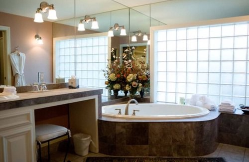 Central Arlington Hotel | Relaxing Retreat at The Sanford House Inn & Spa