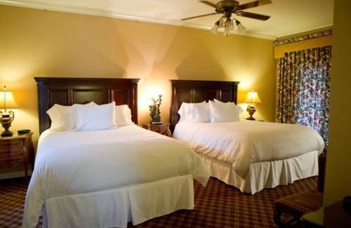 Central Arlington Hotel | Relaxing Retreat at The Sanford House Inn & Spa
