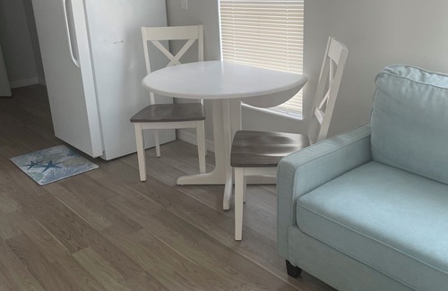 Fort Myers Beach Cottage | Relax at The Sanibel Sunshine Cottage with Child-Friendly Amenities