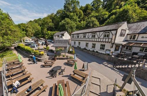 Symonds Yat Hotel | Discover The Saracens Head Inn: Guest Rated 9/10 with Breakfast