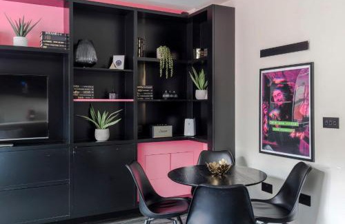 Soho Apartment | Discover The Sassy Soho - Family-Friendly 4-Star Haven