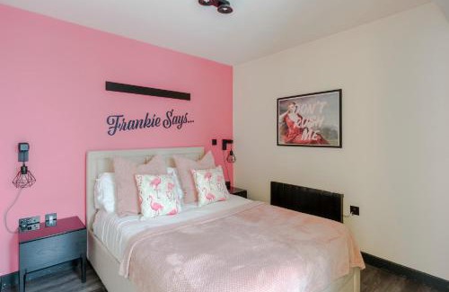 Soho Apartment | Discover The Sassy Soho - Family-Friendly 4-Star Haven