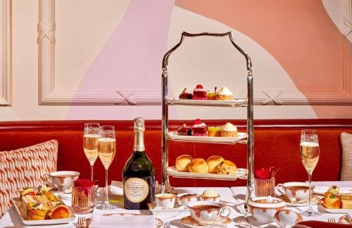 London City Centre Hotel | Experience The Savoy: 5-Star Oceanfront Retreat Awaits
