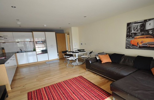 Hull Old Town Apartment | Peaceful City Centre Stay at The Sawmill - 10/10 Rated