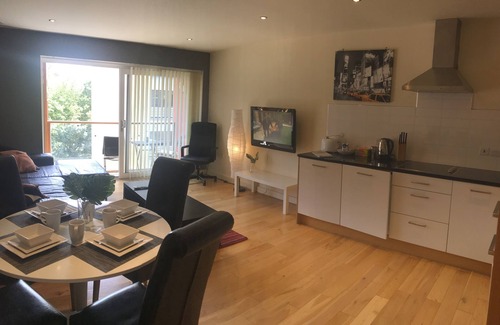 Hull Old Town Apartment | Peaceful City Centre Stay at The Sawmill - 10/10 Rated