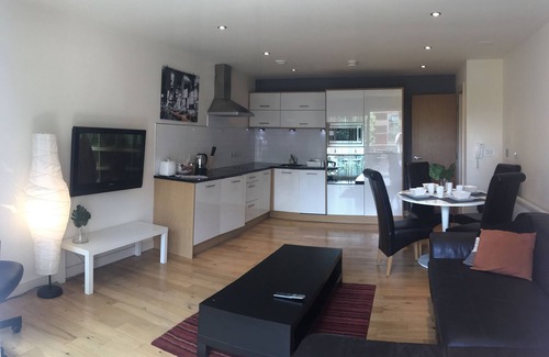Hull Old Town Apartment | Peaceful City Centre Stay at The Sawmill - 10/10 Rated