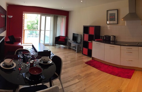 Hull Old Town Apartment | Discover The Sawmill: City Centre Retreat with Essential Amenities