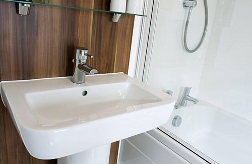 Hull Old Town Apartment | Discover The Sawmill: City Centre Retreat with Essential Amenities