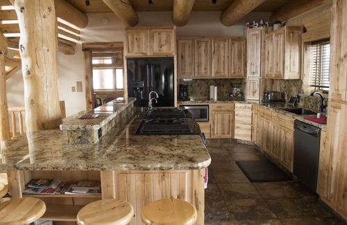 Island Park Cabin | Cozy Cabin at The Sawtelle Lookout Near Yellowstone Park