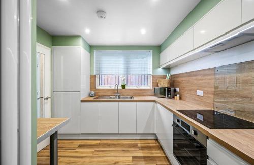 Dundee Villa | Discover The School House: Pet & Child Friendly Retreat