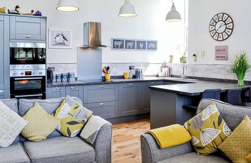 Sorbie Cottage | Cozy 1 Bedroom Retreat with Ocean View in Sorbie