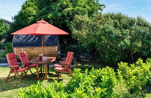 Sorbie Cottage | Cozy 1 Bedroom Retreat with Ocean View in Sorbie