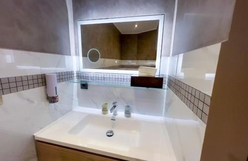 Axel Bed & Breakfast | Discover The Script: 4-Star Retreat with Pool & Hot Tub