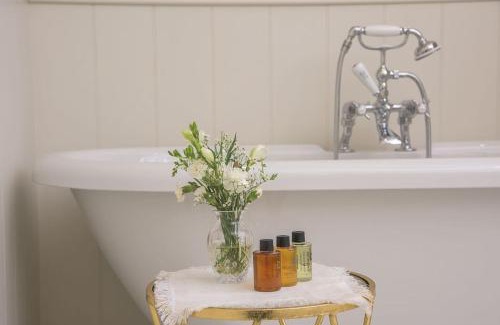 Lauder Apartment | Discover The Sculleries at Thirlestane Castle: 4-Star Retreat