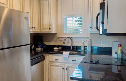 Saint Simons Island Condo | Discover The Sea Gate: Ocean View & Poolside Relaxation