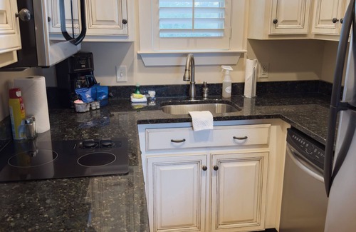 Saint Simons Island Condo | Discover The Sea Gate: Ocean View & Poolside Relaxation