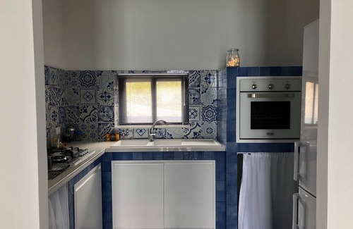 Sciacca House | Oceanfront Retreat: The Sea in a Glass Awaits You