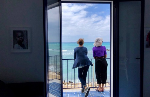 Sciacca House | Oceanfront Retreat: The Sea in a Glass Awaits You