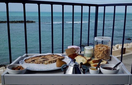 Sciacca House | Oceanfront Retreat: The Sea in a Glass Awaits You