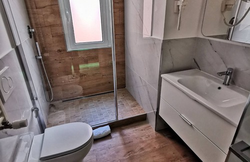 Quartiere XXXIV Lido di Ostia Levante House | Discover The Sea of Rome Deluxe "Emerald" with Hot Tub & More