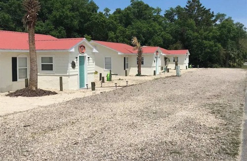Carrabelle Apartment | Pet-Friendly Retreat: The Sea Turtle at Riverwalk Cottages