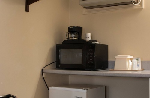 Ogunquit Hotel | Inviting Sea View Motel with Pool & Oceanfront Dining