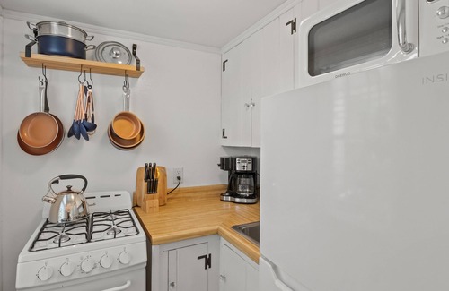Eastham House | Oceanfront Seagrove Suites: Rated 9.2, Pool & Restaurant